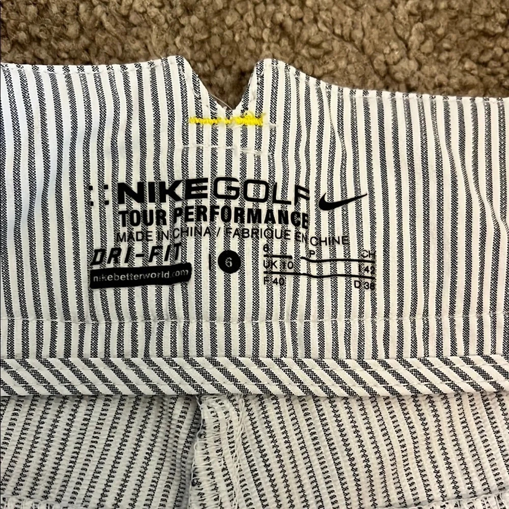 Women’s size 6 striped Nike golf shorts